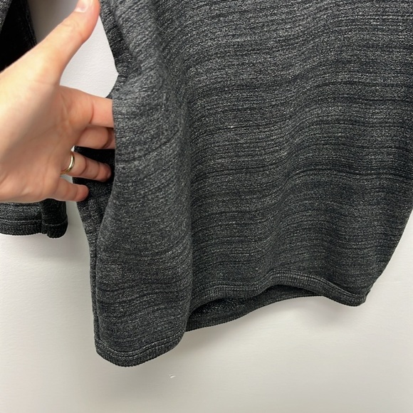 Aritzia Wilfred Free Oversized Cowl Neck Sweatshirt with Pockets Grey Heather - Picture 5 of 16